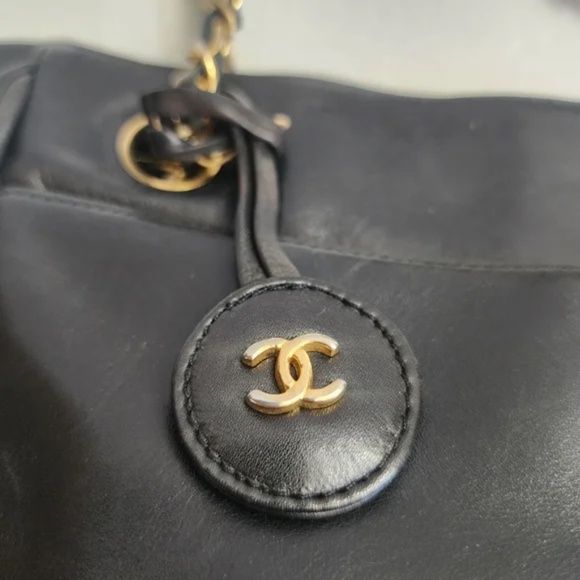 Authentic vintage CHANEL black quilted Matelasse lambskin tote bag with COA - Picture 10 of 16